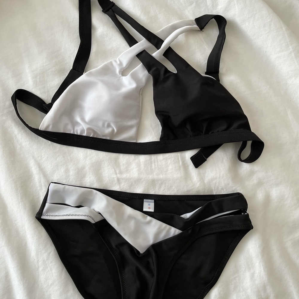 Super cute bikini top!